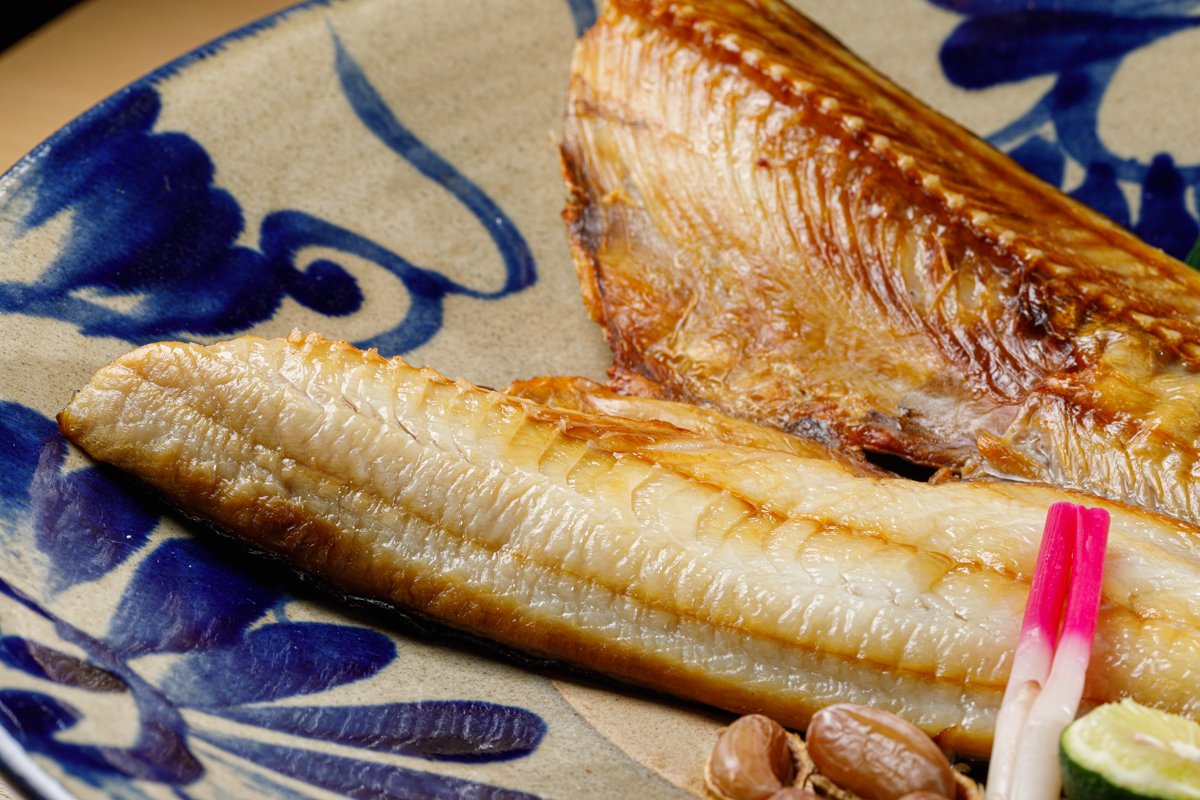 贅沢な1本もの。脂も食べ応えも充分なシマホッケ開き干し大サイズ