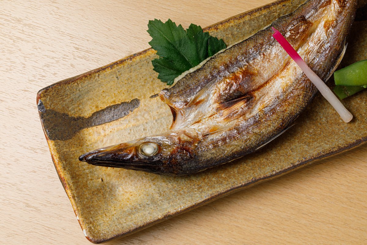 北陸産近海かます一夜干し<冷凍> ~新鮮な北陸産のカマスなのでフカフカしていて美味しい!酒の肴にも、朝食にもぴったりです~